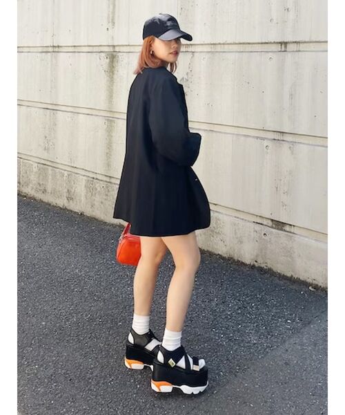 EVRIS（エヴリス）の「ボールチェーンMINIショルダーBAG（ショルダーバッグ・レディース・ブラック/ホワイト/シルバー/オレンジ・FREE）」の5枚目の写真