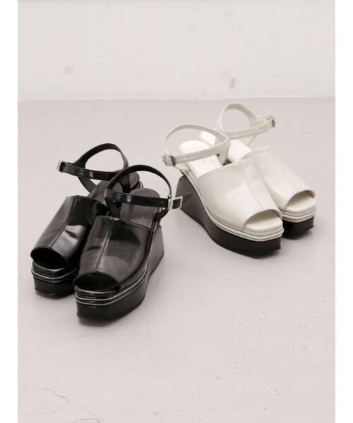 MURUA（ムルーア）の「変形ウェッジサマーサンダル（サンダル・レディース・アイボリー/ブラック・22.5/23.5/24.5）」の9枚目の写真