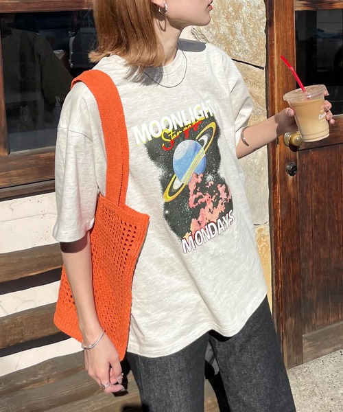 カジュアルコーデに☆【Chloe】 クロップ グラフィック Tシャツ カジュアルコーデに☆【Chloe】 クロップ グラフィック Tシャツ