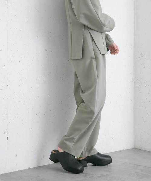 KBF(ケイビーエフ)の「コクーンシルエットパンツ(その他パンツ・レディース・グリーン系その他/ブラウン・ONE)」の4枚目の写真