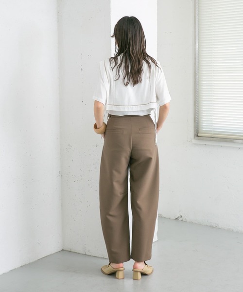 KBF(ケイビーエフ)の「コクーンシルエットパンツ(その他パンツ・レディース・グリーン系その他/ブラウン・ONE)」の12枚目の写真