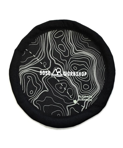 5050WORKSHOP(フィフティーフィフティーワークショップ)の「5050WORKSHOP FOLDING FLYING DISK フライングディスク(おもちゃ・キッズ・ブラック/オレンジ/ブルー・FREE)」の2枚目の写真