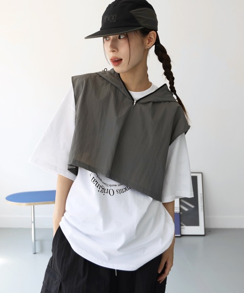 FOLLOWIN（フォロウィン）の「[UNISEX]レイヤードナイロンフードベスト（ベスト・メンズ・ホワイト/チャコールグレー/ブラック/グレー・FREE）」の3枚目の写真