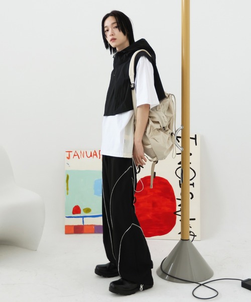 FOLLOWIN（フォロウィン）の「[UNISEX]レイヤードナイロンフードベスト（ベスト・メンズ・ホワイト/チャコールグレー/ブラック/グレー・FREE）」の5枚目の写真