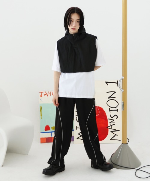 FOLLOWIN（フォロウィン）の「[UNISEX]レイヤードナイロンフードベスト（ベスト・メンズ・ホワイト/チャコールグレー/ブラック/グレー・FREE）」の8枚目の写真