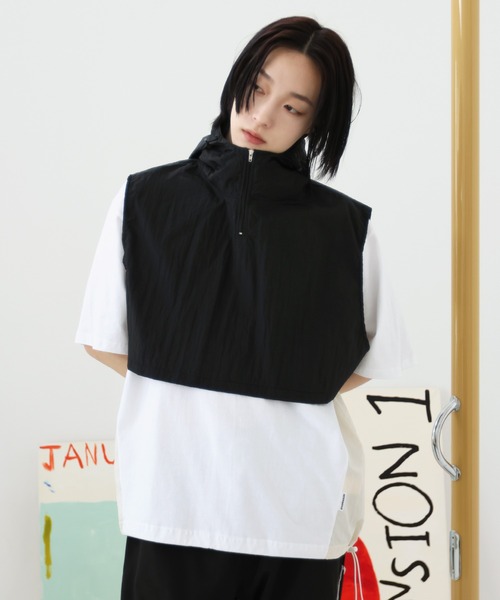 FOLLOWIN（フォロウィン）の「[UNISEX]レイヤードナイロンフードベスト（ベスト・メンズ・ホワイト/チャコールグレー/ブラック/グレー・FREE）」の13枚目の写真