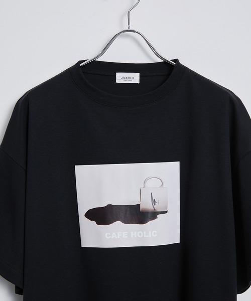 JUNRED（ジュンレッド）の「Mr.SZK × JUNRed / カフェホリックプリントTシャツ - cafe holic -（Tシャツ/カットソー・メンズ・ブラック/ホワイト・L/M/S）」の5枚目の写真