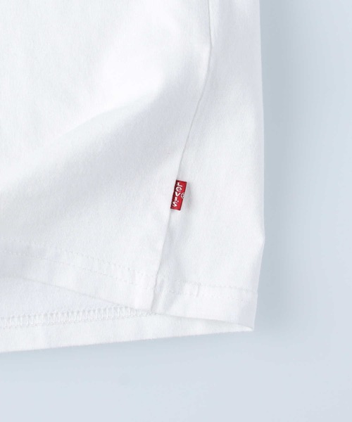 Levi's（リーバイス）の「【Levi's】リラックスフィット半袖Ｔ（Tシャツ/カットソー・メンズ・オフホワイト・S/M/L）」の6枚目の写真