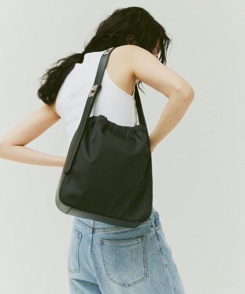 un/neu（アンノイ）の「コンビワンハンドルトートバッグ / ナイロントート / ペットボトル収納可能（ショルダーバッグ・レディース・ブラック/ブルー/グレー/ベージュ/ブラウン・FREE）」の10枚目の写真