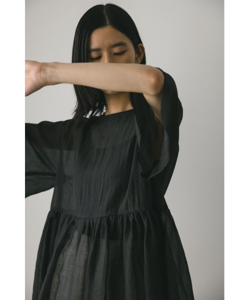 STYLEMIXER（スタイルミキサー）の「ティアードギャザーシアートップ（シャツ/ブラウス・レディース・ブラック/サックスブルー/ベージュ・FREE）」の6枚目の写真