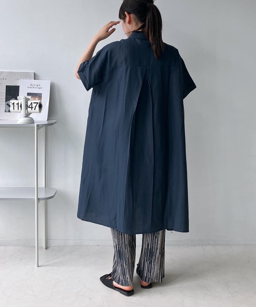 AS KNOW AS plus（アズノゥアズプラス）の「○異素材MIX半袖シャツワンピース（ワンピース・レディース・ホワイト系/ホワイト系1/ブラック系/ネイビー系/ブルー系/ブラック系1/ライトグリーン系1/オレンジ系1/ブラック系2/ベージュ系1/ネイビー系2/ネイビー/イエロー/ベージュ系その他/ブルー系その他/ブルー系1/ホワイト系2/グリーン系/チャコールグレー/イエロー系・FREE）」の22枚目の写真