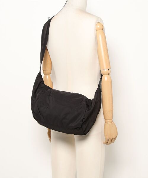 HIKA（ヒカ）の「【HIKA】ホーボーBAG（ショルダーバッグ・レディース・ホワイト/ブラック・FREE）」の6枚目の写真