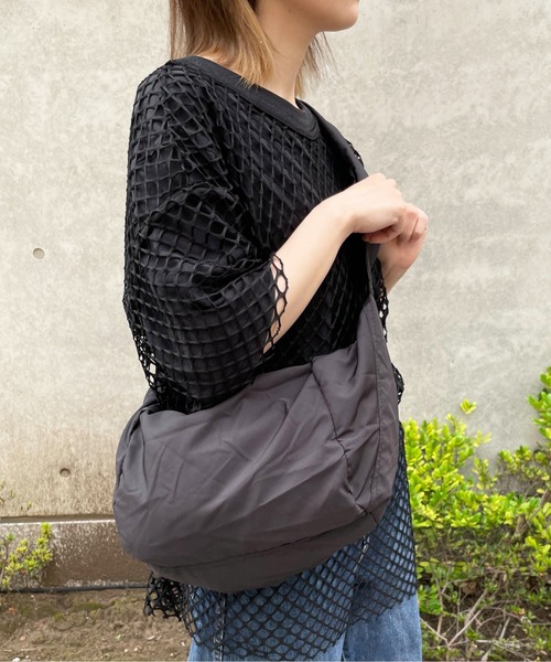 HIKA（ヒカ）の「【HIKA】ホーボーBAG（ショルダーバッグ・レディース・ホワイト/ブラック・FREE）」の8枚目の写真