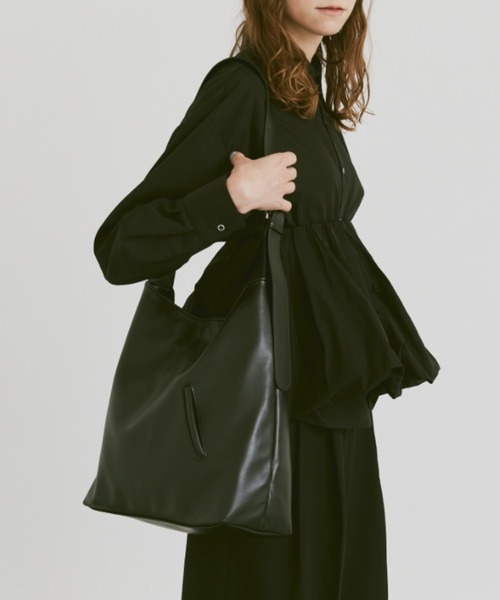 un/neu（アンノイ）の「ワンハンドル2WAYミニポケショルダー / A4収納可能（ショルダーバッグ・レディース・グリーン/ブラック/ホワイト/ベージュ/チャコールグレー/シルバー・FREE）」の20枚目の写真