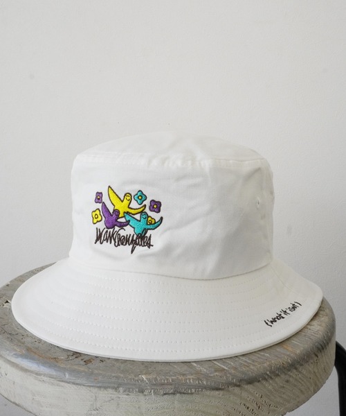 （What it isNt）ART BY MARKGONZALES（ワットイットイズント）の「【 （What it isNt）ART BY MARKGONZALES / (ワットイットイズント) アートバイ マークゴンザレス 】 刺繍 バケットハット（ハット・メンズ・サックスブルー/パープル/ネイビー/ベージュ/ブラック/ホワイト/アイボリー/ベージュ系その他/ブルー系その他/ホワイト系その他/ブラック系その他/ブラック系その他2・FREE）」の15枚目の写真