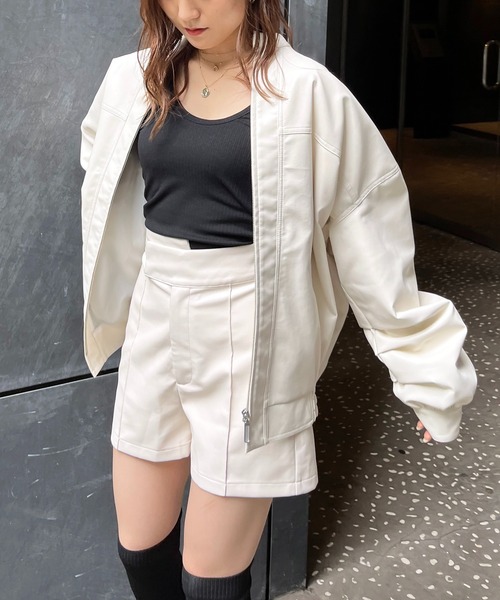 SPIRALGIRL（スパイラルガール）の「ハイウエスト合皮ショートパンツ（その他パンツ・レディース・ブラック/ホワイト・FREE）」の8枚目の写真