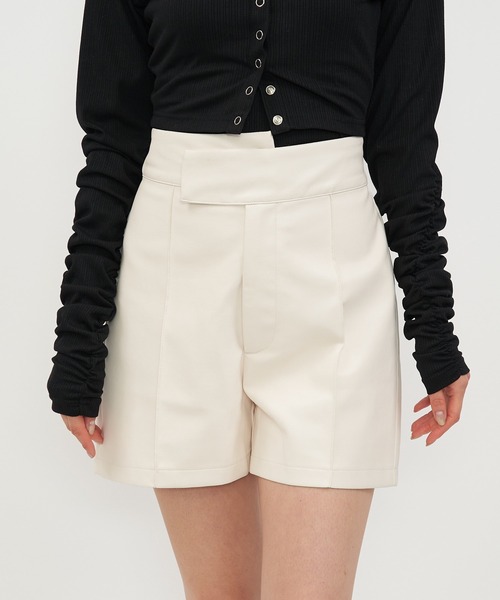 SPIRALGIRL（スパイラルガール）の「ハイウエスト合皮ショートパンツ（その他パンツ・レディース・ブラック/ホワイト・FREE）」の10枚目の写真