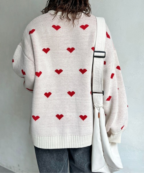 CPCM（シーピーシーエム）の「総柄ハートBIGニット（ニット/セーター・レディース・アイボリー/ブラック/ネイビー・FREE）」の7枚目の写真