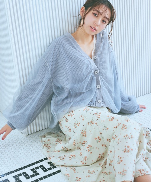 mysty woman(ミスティウーマン)の「チュールレイヤードカーディガン 978491(カーディガン/ボレロ・レディース・モカ/グレー/アイボリー・FREE)」の3枚目の写真