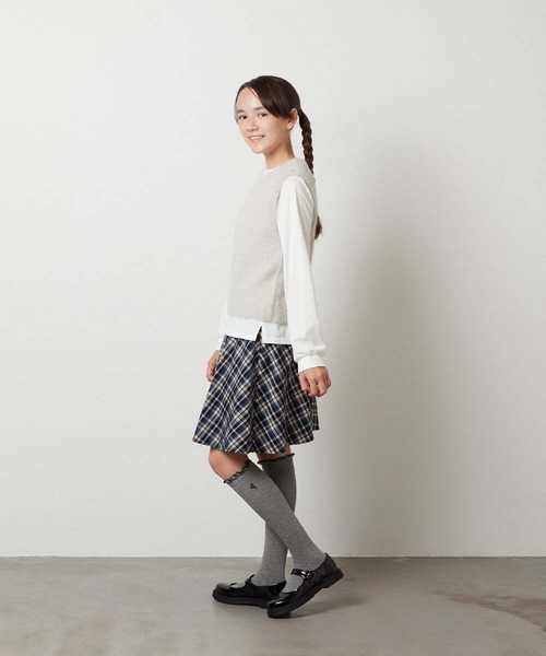 a.v.v（アーヴェヴェ）の「[140-150]【2点セット】フェザーヤーンニットベストセット（ベスト・キッズ・ベージュ/ライトグレー・150/140）」の14枚目の写真