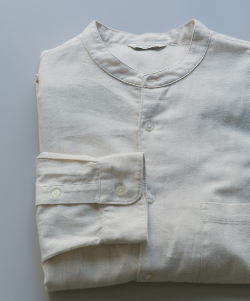 URBAN RESEARCH DOORS（アーバンリサーチドアーズ）の「ビエラバンドカラーシャツ（シャツ/ブラウス・メンズ・グリーン/オフホワイト/ブルー系その他/ブラウン系その他・MEDIUM/LARGE）」の2枚目の写真