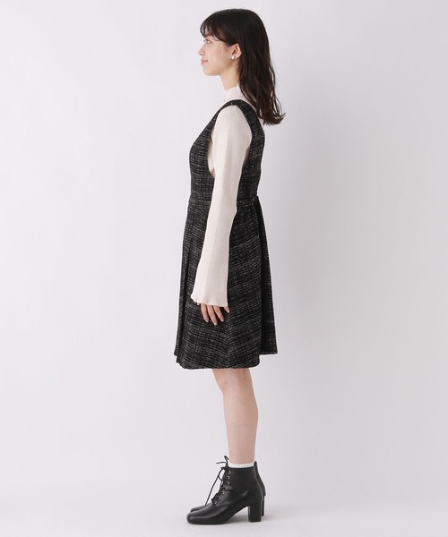 repipi armario(レピピ アルマリオ)の「Vネックツイードジャンスカ(ジャンパースカート・キッズ・ブラック/ホワイト・SMALL/MEDIUM/LARGE)」の11枚目の写真