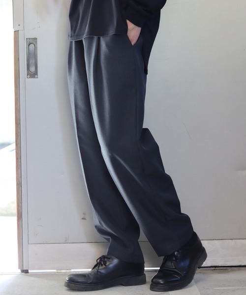 SITRY(シトリー)の「polyester tropical wide tapered easy pants/ポリトロ ワイド テーパード イージーパンツ(その他パンツ・メンズ・ダークネイビー/カーキ/ブラック・L/M/LL)」の19枚目の写真