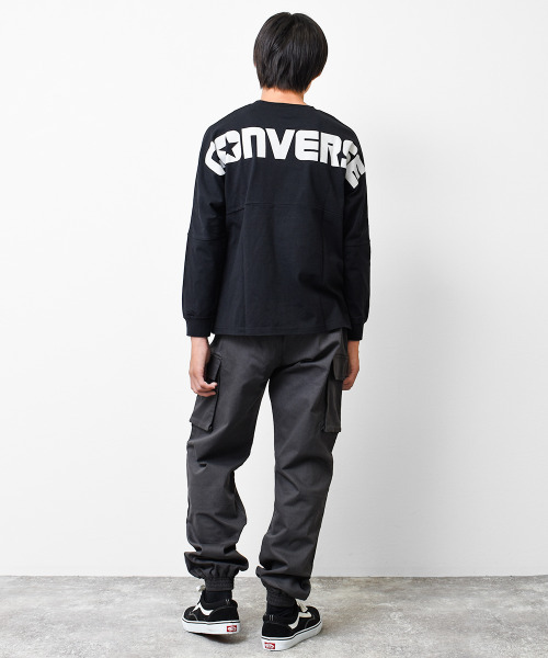 CONVERSE(コンバース)の「CONVERSE 別注バックプリントロングTシャツ(Tシャツ/カットソー・キッズ・チャコールグレー/ブラック/グレイッシュベージュ・150/130/160/140)」の7枚目の写真