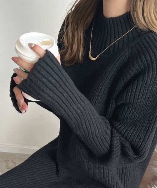 Futier land(フューティアランド)の「サムホール付きニットロングワンピース(ワンピース・レディース・ブルー/ブラック/チャコールグレー/グレイッシュベージュ・FREE)」の12枚目の写真