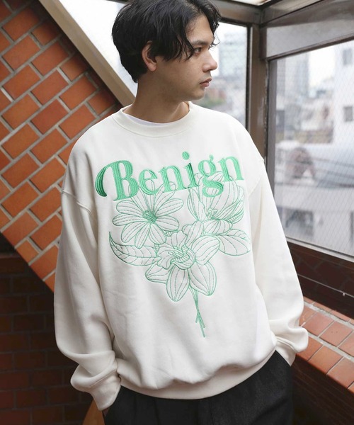 8(eight)(エイト)の「フラワー 刺繍 裏起毛 トレーナー 花(スウェット・メンズ・ブラック/アッシュグレー/オフホワイト・MEDIUM/LARGE)」の2枚目の写真