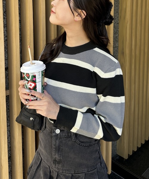 Silly(シリー)の「マルチボーダー ニットトップス(ニット/セーター・レディース・ブラック/ブルー・FREE)」の3枚目の写真