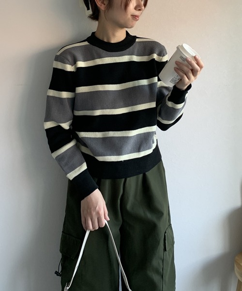 Silly(シリー)の「マルチボーダー ニットトップス(ニット/セーター・レディース・ブラック/ブルー・FREE)」の5枚目の写真