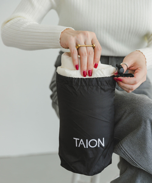 ITEMS URBANRESEARCH（アイテムズ アーバンリサーチ）の「TAION　V NECK LONG DOWN VEST（ダウンベスト・レディース・オフホワイト/ブラック・LARGE/MEDIUM）」の14枚目の写真