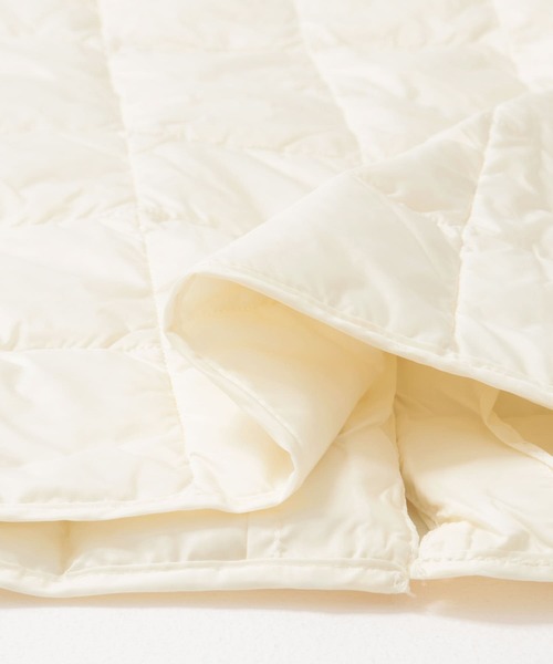 ITEMS URBANRESEARCH（アイテムズ アーバンリサーチ）の「TAION　V NECK LONG DOWN VEST（ダウンベスト・レディース・オフホワイト/ブラック・LARGE/MEDIUM）」の21枚目の写真