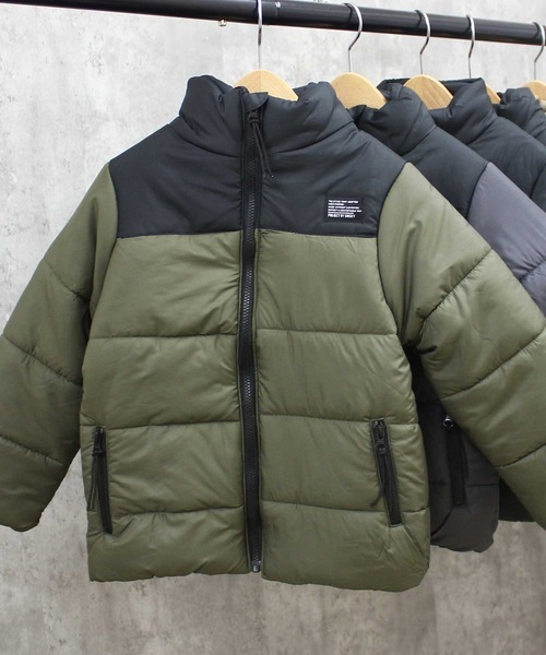 THE CASUAL（カジュアル）の「スタンドカラー　フェイクダウン　マウンテンジャケット（ダウンジャケット/コート・キッズ・ブラック/チャコール/カーキ/ベージュ・110cm/120cm/130cm/140cm/150cm/160cm）」の13枚目の写真