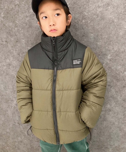 THE CASUAL（カジュアル）の「スタンドカラー　フェイクダウン　マウンテンジャケット（ダウンジャケット/コート・キッズ・ブラック/チャコール/カーキ/ベージュ・110cm/120cm/130cm/140cm/150cm/160cm）」の16枚目の写真