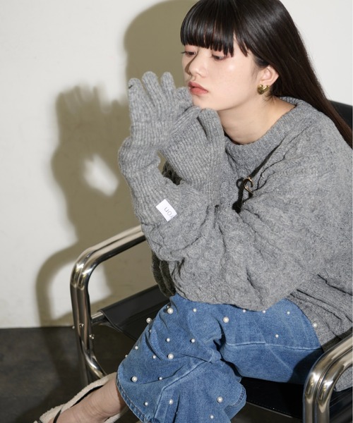 THE YOn(ザヨン)の「リブニットホールタッチグローブ(手袋・レディース・グレー/サックスブルー/アイボリー/ブラック・FREE)」の5枚目の写真