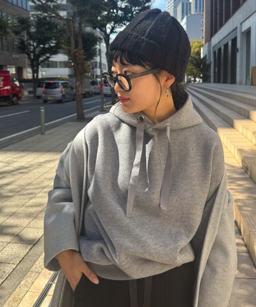 VICKY（ビッキー）の「【KOREAN ITEM】耳当てリブニット帽（ニットキャップ/ビーニー・レディース・ブラック/オフホワイト/レッド・M）」の4枚目の写真