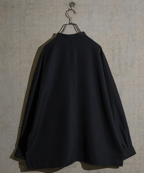 JOHN'S CLOSET（ジョンズクローゼット）の「【a】ナチュラルストレッチ バンドカラー ドルマンスリーブ オーバーサイズシャツ（シャツ/ブラウス・メンズ・ブラック/ホワイト/ライトグレー・MEDIUM/LARGE）」の20枚目の写真