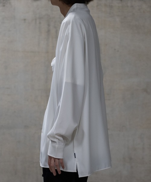 JOHN'S CLOSET（ジョンズクローゼット）の「【a】ナチュラルストレッチ バンドカラー ドルマンスリーブ オーバーサイズシャツ（シャツ/ブラウス・メンズ・ブラック/ホワイト/ライトグレー・MEDIUM/LARGE）」の5枚目の写真
