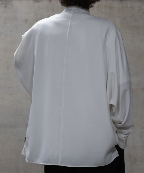 JOHN'S CLOSET（ジョンズクローゼット）の「【a】ナチュラルストレッチ バンドカラー ドルマンスリーブ オーバーサイズシャツ（シャツ/ブラウス・メンズ・ブラック/ホワイト/ライトグレー・MEDIUM/LARGE）」の6枚目の写真