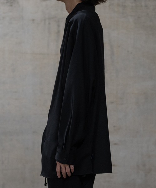 JOHN'S CLOSET（ジョンズクローゼット）の「【a】ナチュラルストレッチ バンドカラー ドルマンスリーブ オーバーサイズシャツ（シャツ/ブラウス・メンズ・ブラック/ホワイト/ライトグレー・MEDIUM/LARGE）」の10枚目の写真