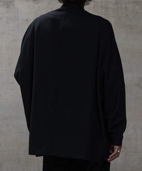 JOHN'S CLOSET（ジョンズクローゼット）の「【a】ナチュラルストレッチ バンドカラー ドルマンスリーブ オーバーサイズシャツ（シャツ/ブラウス・メンズ・ブラック/ホワイト/ライトグレー・MEDIUM/LARGE）」の11枚目の写真