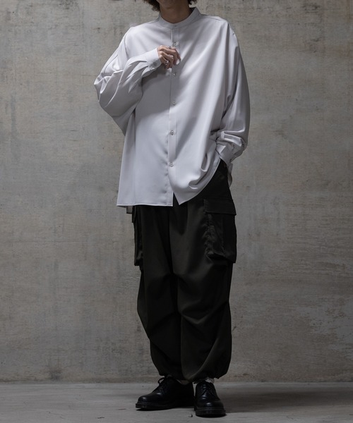 JOHN'S CLOSET（ジョンズクローゼット）の「【a】ナチュラルストレッチ バンドカラー ドルマンスリーブ オーバーサイズシャツ（シャツ/ブラウス・メンズ・ブラック/ホワイト/ライトグレー・MEDIUM/LARGE）」の17枚目の写真