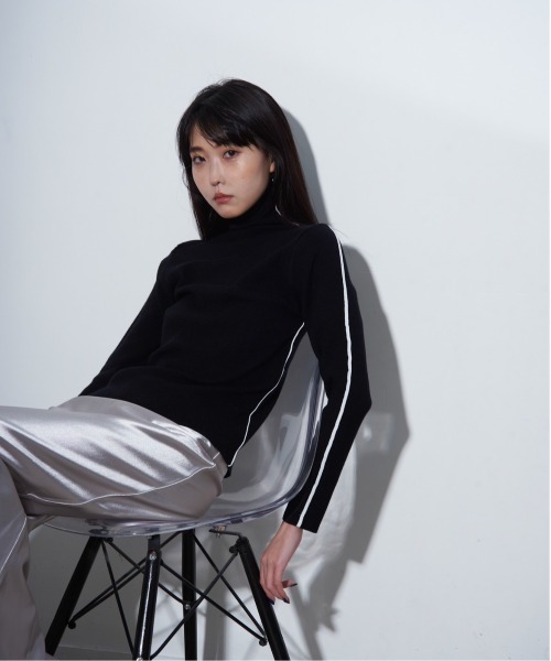 Y/lim(イリム)の「配色ラインタートルネックニット(ニット/セーター・レディース・ブラック/オフホワイト/ブラウン・M/L)」の5枚目の写真