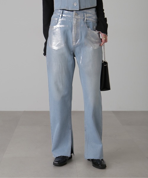 FREE'S MART(フリーズマート)の「アシメベルトストレートデニム(デニムパンツ・レディース・ホワイト系その他/ケミカルウォッシュ/ワンウォッシュ・SMALL/MEDIUM)」の3枚目の写真