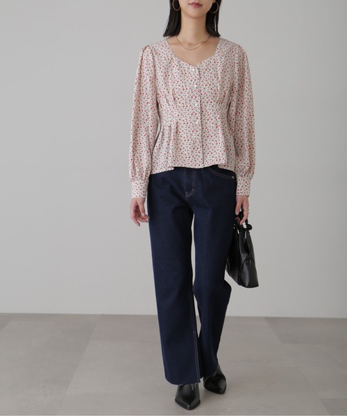 FREE'S MART(フリーズマート)の「アシメベルトストレートデニム(デニムパンツ・レディース・ホワイト系その他/ケミカルウォッシュ/ワンウォッシュ・SMALL/MEDIUM)」の15枚目の写真