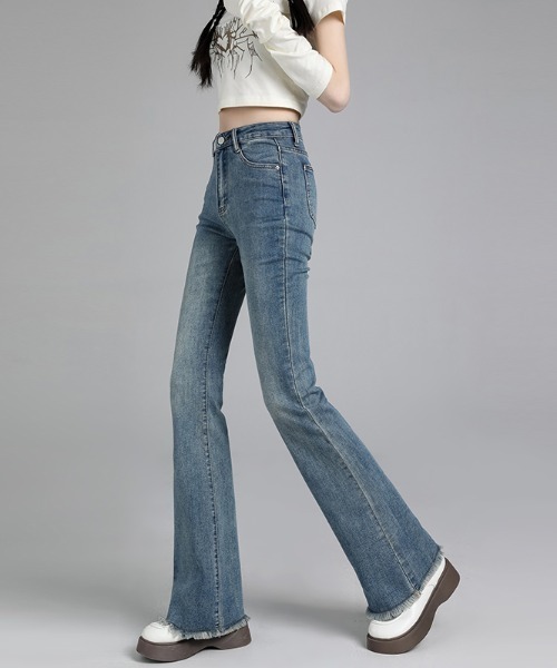 aimoha(アイモハ)の「細みベルボトムデニム(デニムパンツ・レディース・ネイビー/ブルー/ダークグレー・SMALL/MEDIUM/LARGE)」の5枚目の写真