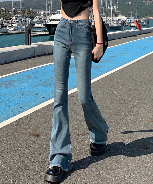 aimoha(アイモハ)の「細みベルボトムデニム(デニムパンツ・レディース・ネイビー/ブルー/ダークグレー・SMALL/MEDIUM/LARGE)」の16枚目の写真
