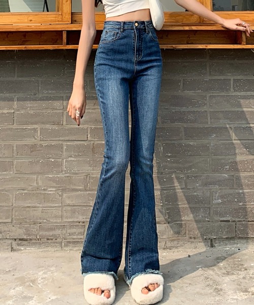 aimoha(アイモハ)の「細みベルボトムデニム(デニムパンツ・レディース・ネイビー/ブルー/ダークグレー・SMALL/MEDIUM/LARGE)」の14枚目の写真